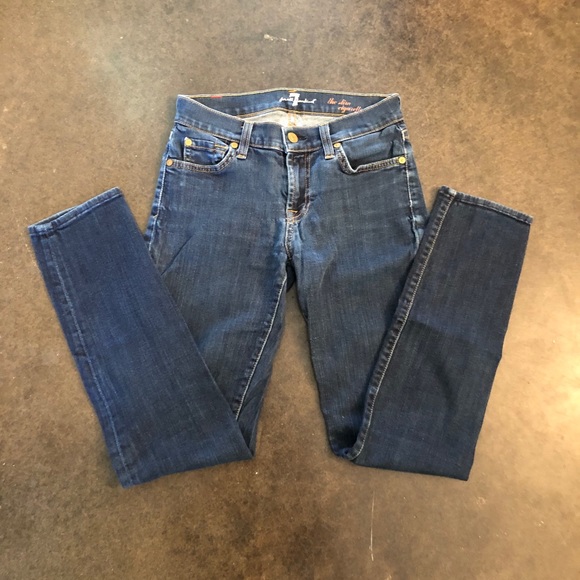 The Slim Cigarette - Picture 7 of 8